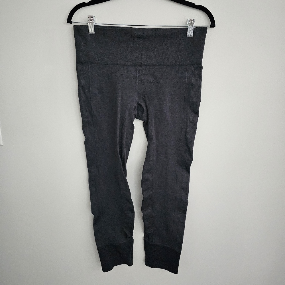 Lululemon Grey Compression Crop Leggings Size L